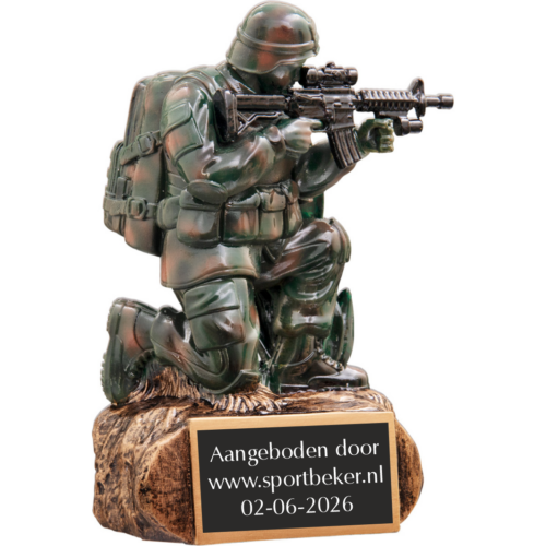 Militair beeldje 13cm.   Knielende soldaat